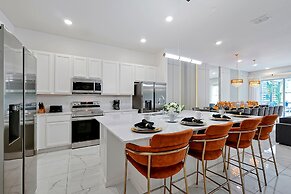 New! Luxury 12br Disney Home Pool/spa/cinema/games