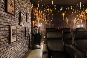 New! Luxury 12br Disney Home Pool/spa/cinema/games