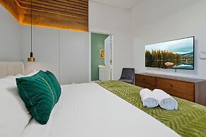 New! Luxury 12br Disney Home Pool/spa/cinema/games