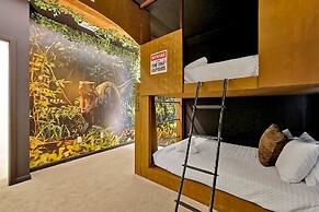 New! Luxury 12br Disney Home Pool/spa/cinema/games