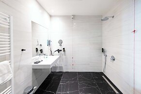 Best Western Premier Royal Blue