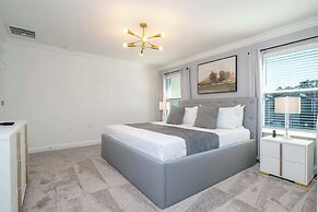 Spacious 4Bd W/ Pool & Close To Disney @ Storey Lake 2560