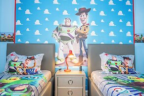 Spacious 4Bd W/ Pool & Close To Disney @ Storey Lake 2560