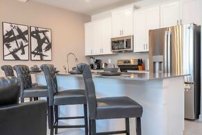 Spacious 4Bd W/ Pool & Close To Disney @ Storey Lake 2560