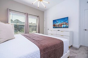 Spacious 4Bd W/ Pool & Close To Disney @ Storey Lake 2560