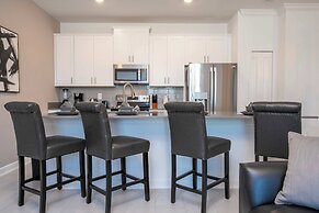 Spacious 4Bd W/ Pool & Close To Disney @ Storey Lake 2560