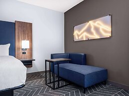 La Quinta by Wyndham Chelsea Birmingham