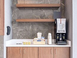 La Quinta by Wyndham Chelsea Birmingham