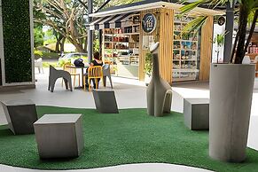 Apartasuites Cerritos Mall