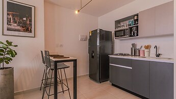 Apartasuites Cerritos Mall