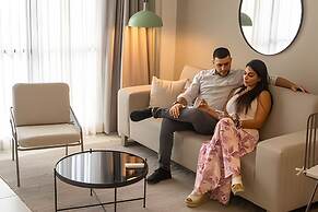 Apartasuites Cerritos Mall