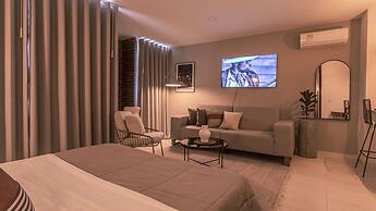 Apartasuites Cerritos Mall