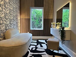 The Josephine Villa by Luxe PGH