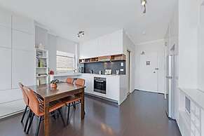 Centennial Park Light Filled Modern Studio