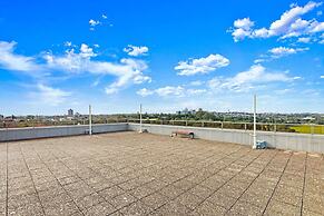 Centennial Park Light Filled Modern Studio