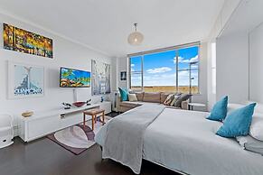 Centennial Park Light Filled Modern Studio