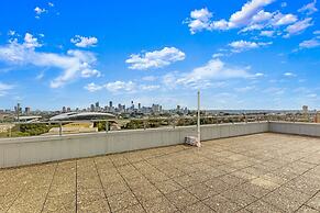 Centennial Park Light Filled Modern Studio
