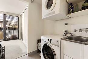 Poolside Apartment Opposite Redfern Park