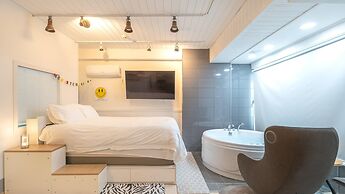 Goseong Littlesquare Oceanview Pension