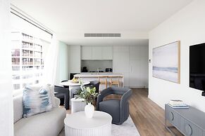 Kirra Point Holiday Apartments
