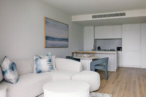 Kirra Point Holiday Apartments