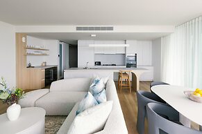 Kirra Point Holiday Apartments