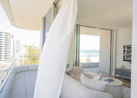 Kirra Point Holiday Apartments
