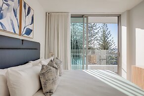 Kirra Point Holiday Apartments