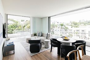 Kirra Point Holiday Apartments