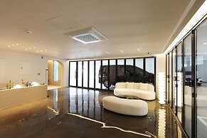 Browndot Airport New Town