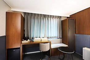 Browndot Airport New Town