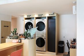 Browndot Airport New Town