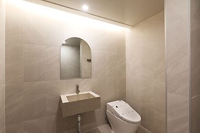 Browndot Airport New Town