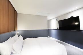 Browndot Airport New Town