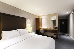 Browndot Airport New Town