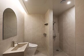 Browndot Airport New Town