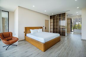 Deluxe Riverfront Pool Villas Danang