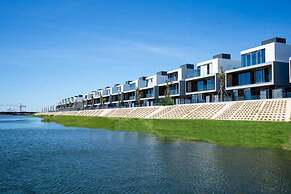 Deluxe Riverfront Pool Villas Danang