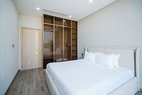 Deluxe Riverfront Pool Villas Danang