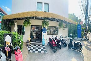 The Rock Samui Poshtel Lamai Beach