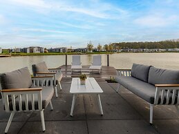 House With Sauna at a Holiday Park in Zeeland
