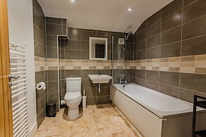 Platform Avenues 5 Bed House