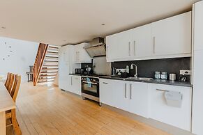 Platform Avenues 5 Bed House
