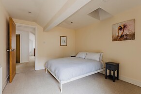 Platform Avenues 5 Bed House