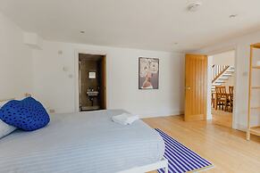 Platform Avenues 5 Bed House