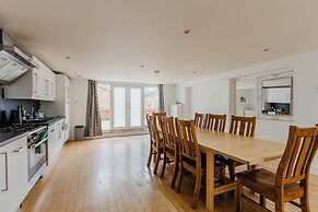 Platform Avenues 5 Bed House