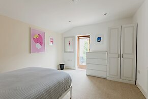 Platform Avenues 5 Bed House