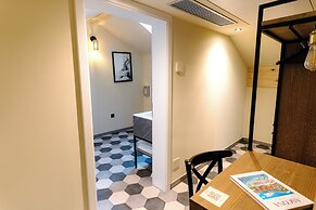 Seven Town House Boutique Hotel