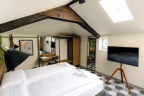 Seven Town House Boutique Hotel