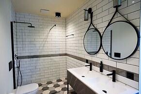 Seven Town House Boutique Hotel